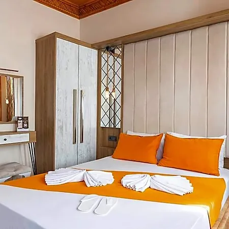 Hotel The Astra 5*